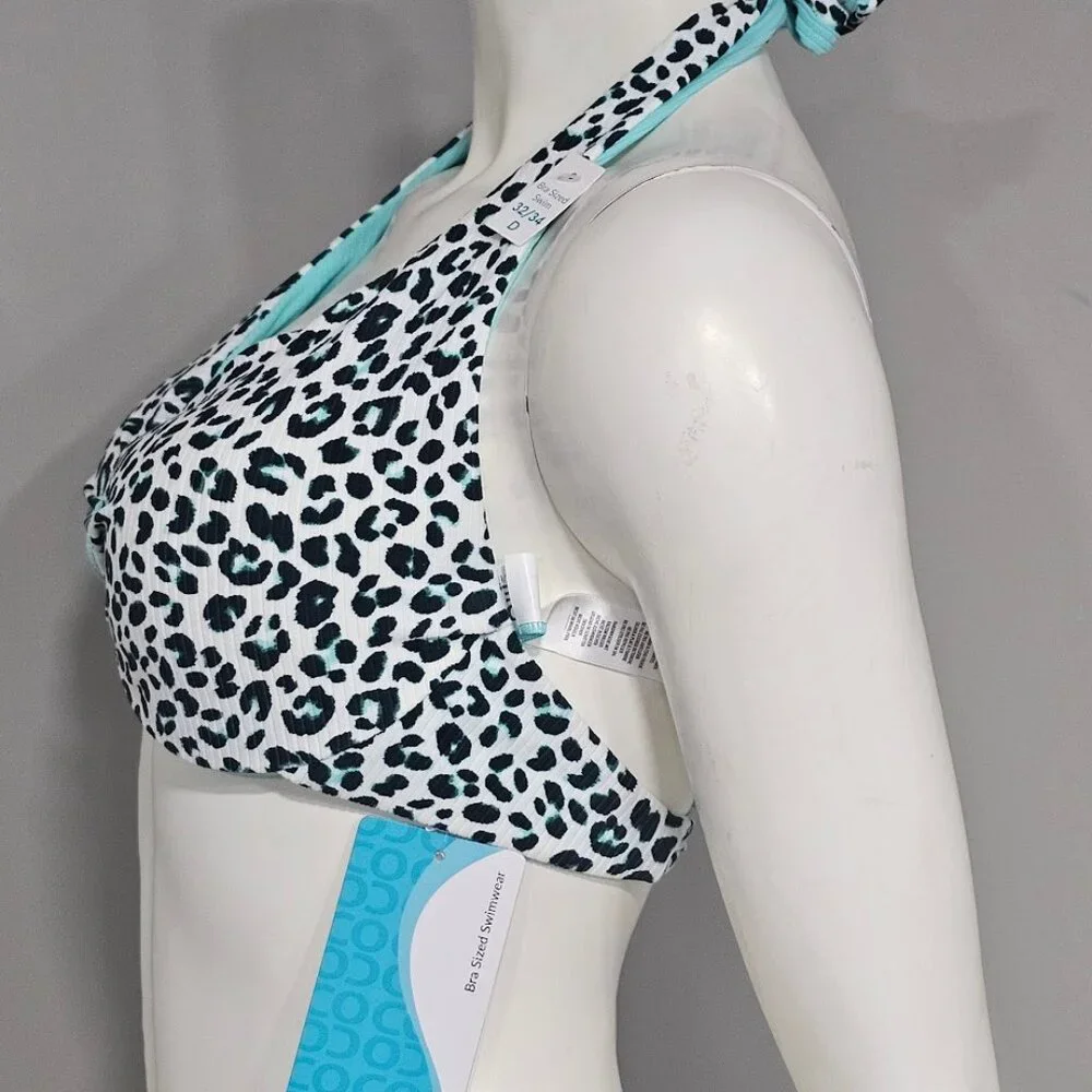 Coco Reef Verso Reversible Bra-Sized Twist-Front Bikini Top